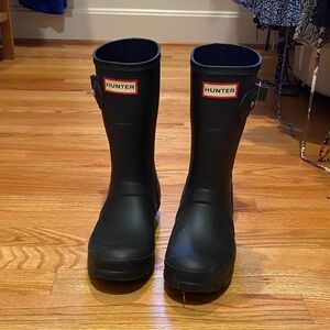 Hunter Women’s Classic Black Rain Boots